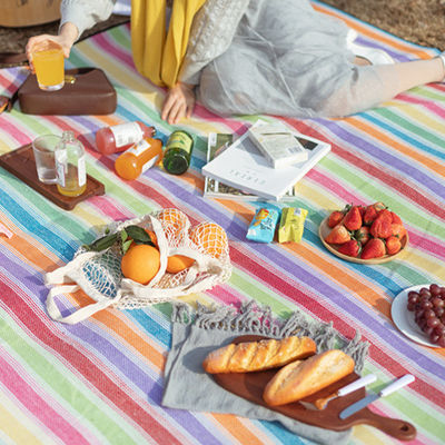 Foldable Moisture Proof Oversized Picnic Blanket Acrylic Fabric Custom Camping Blanket Thickened